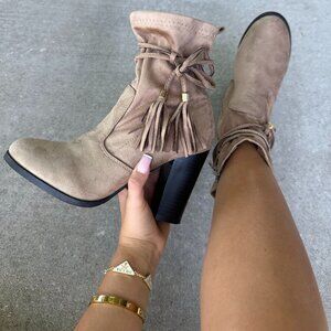 NEW JESSIE HEART BOOTIES heels Woman few sizes available